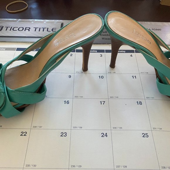 Unique turquoise wedges - Picture 4 of 7